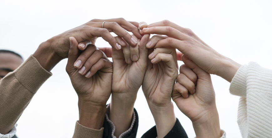 close-up-people-holding-hands